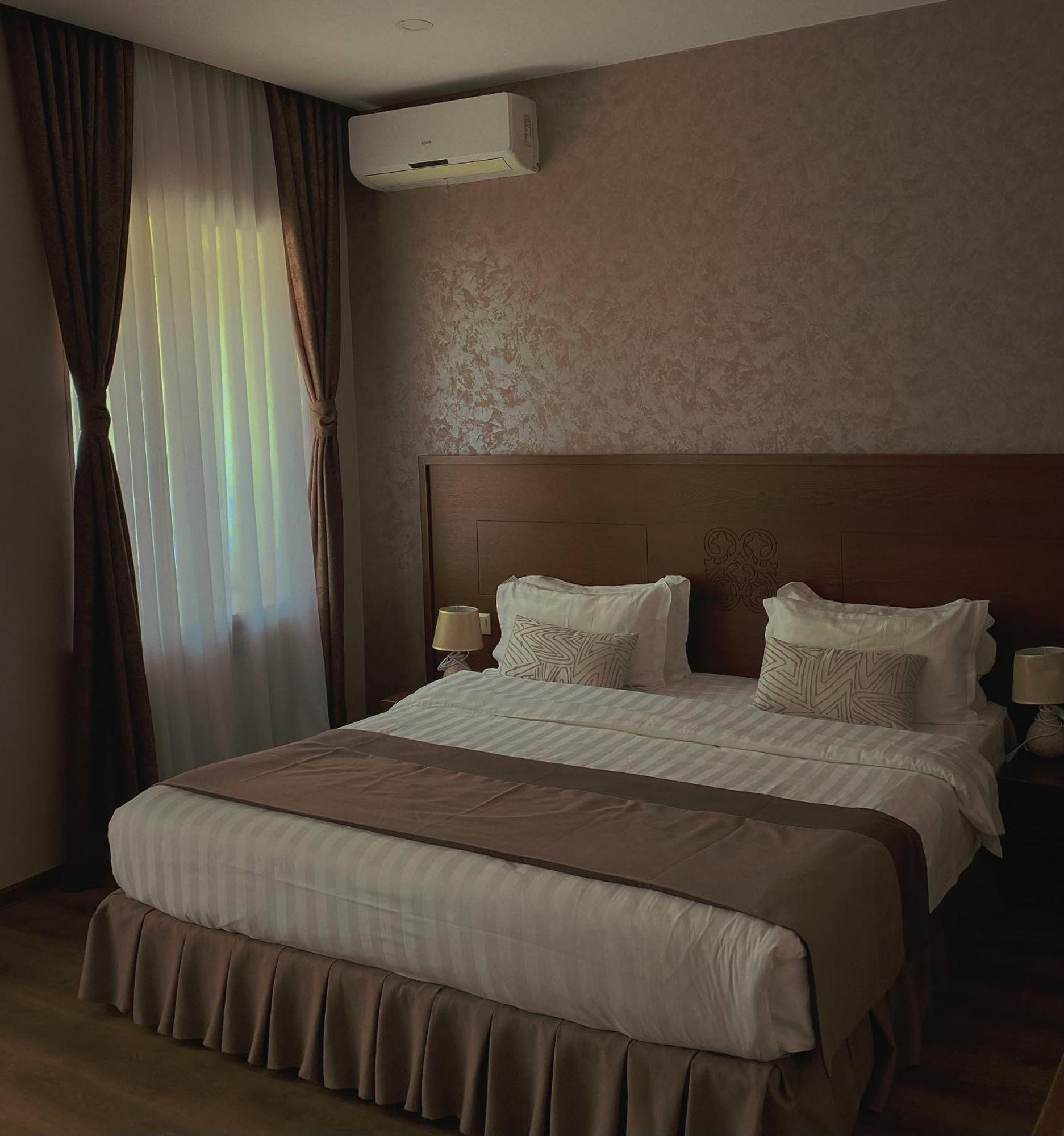 Old Metekhi Hotel Tbilisi Exteriör bild